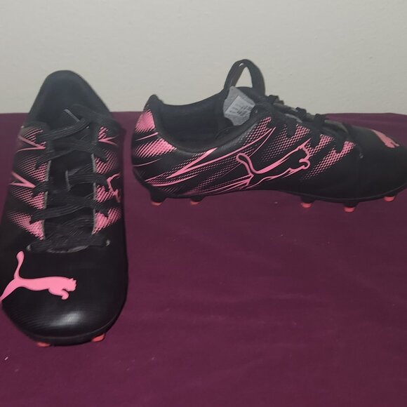 Kids Puma Soccer Cleats Size 13 - Picture 5 of 7